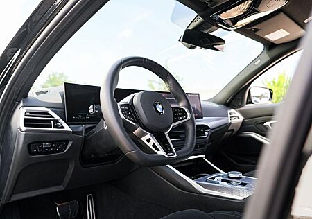 BMW 330i xDrive Tour M-Sport ACC AHK HiFi Navi ParkA