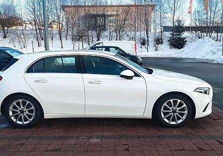 Mercedes-Benz A 220 4MATIC DCT -