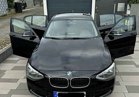 BMW 114i - f20 Navi,ptc tüv Limousine 2Hand