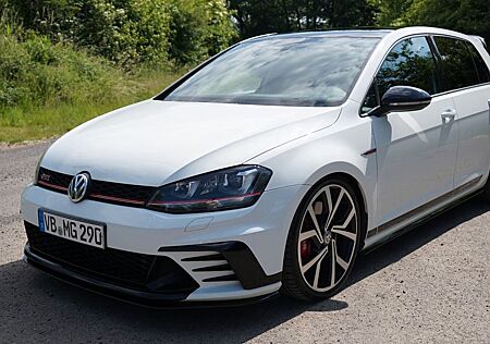 VW Golf Volkswagen 2.0 TSI DSG BMT GTI Clubsport GTI Clubsport