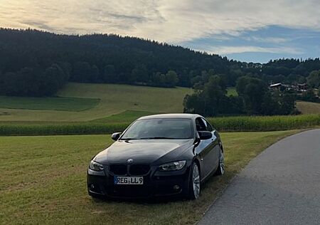 BMW 320i E92 Coupé - Neu. Motor, M Paket, MPerf ESD