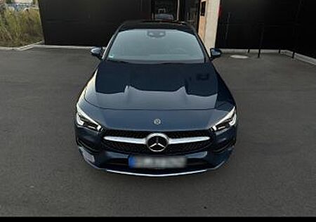 Mercedes-Benz CLA 250 4MATIC DCT -AMG Innenausstattung