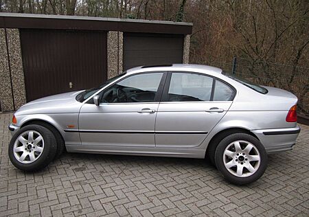BMW 323i AUTOMATIK
