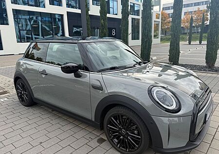 Mini Cooper Classic Trim LED+Kam+NAVI+CarPlay+Garant