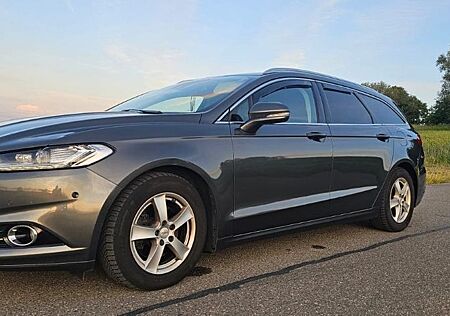 Ford Mondeo Turnier Schaltgetriebe Einparksystem