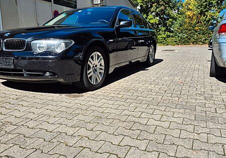 BMW 745i A -