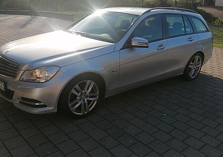 Mercedes-Benz 220 C CDI T-Model -S204 AHK