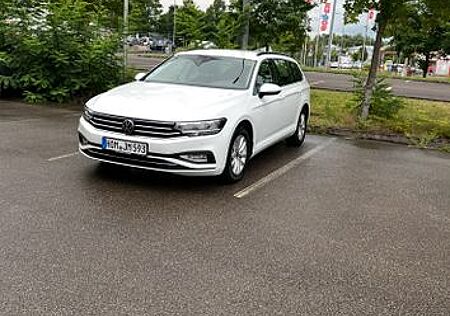 VW Passat Variant Volkswagen 2.0 TDI SCR Business Variant ...