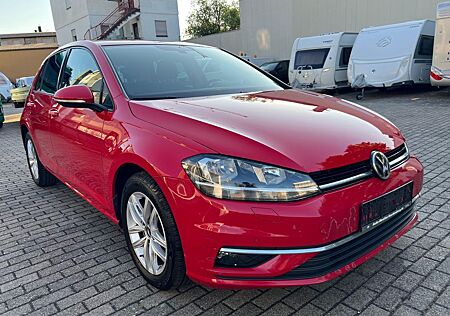 VW Golf Volkswagen VII Lim. Comfortline*ACC*PDC*SHZ*NAVi