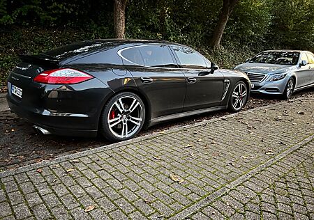 Porsche Panamera Turbo Sport Chrono Klappenauspuff