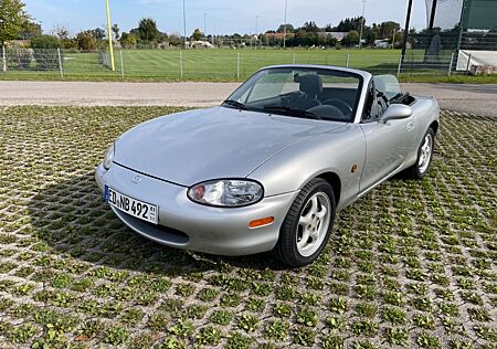 Mazda MX-5 / 1.6 / 110 PS