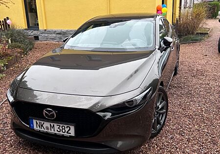 Mazda 3 2.0 SKYACTIV-G M-Hybrid 150 -