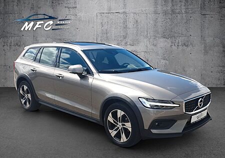 Volvo V60 Cross Country Pro AWD Leder, WiPa, Pano