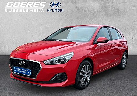 Hyundai i30 1,4L DCT SHZ*LHZ*RFK*PPS hi.*NAVI*Allwetter