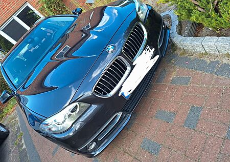 BMW 525d xDrive Touring A Luxury Line Luxury Line