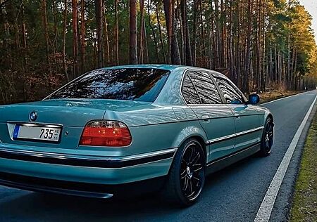 BMW 735i A - E38