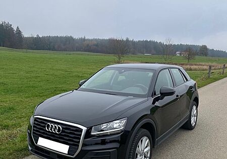 Audi Q2 30 TDI S tronic - Schwarz - von privat