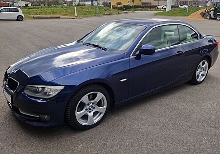 BMW 320i Cabrio / E93 / Scheckheft / Xenon
