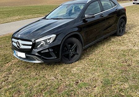Mercedes-Benz GLA 220 d DCT Urban Urban