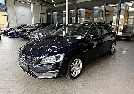 Volvo V60 D4 Linje Business Bi-Xenon Navi SHZ PDC RCam