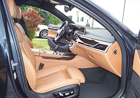 BMW 740d xDrive Integral/Head/ACC/EGSD/360°/Laser/19