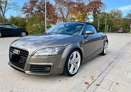Audi TT Roadster 1.8 TFSI -Neuwagenzustand 15000km