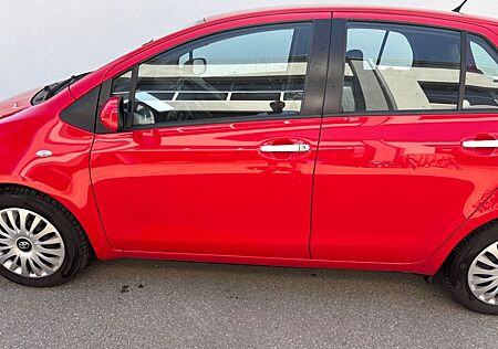 Toyota Yaris 1,33, top Zustand, TÜV neu, scheckheft.