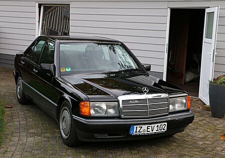 Mercedes-Benz 190 190e 2,6