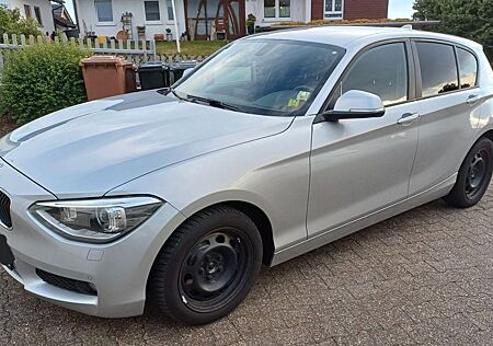 BMW 118i -125kW 170PS silber mit AHK, Automatik