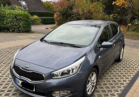 Kia Cee'd / Ceed 1.6 GDI Dream Team Edition Drea...