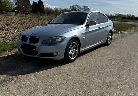 BMW 318i -