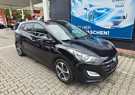 Hyundai i30 cw blue Trend * LED * NAVI * TÜV 12/26 *