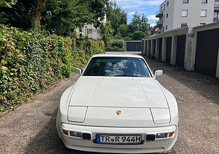 Porsche 944 - Alpinweiß - H-Kennzeichen - Handschalter