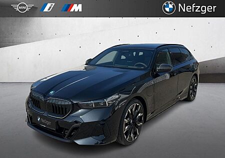BMW 550 e xDrive Touring M Sport Leder B&W Pano AHK