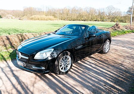 Mercedes-Benz SLK 200 - Panorama Autom. Airscarf Navi Leder
