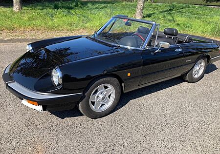 Alfa Romeo Spider 1.6 Vergaser ( Weber ) nur 49.000 km !!