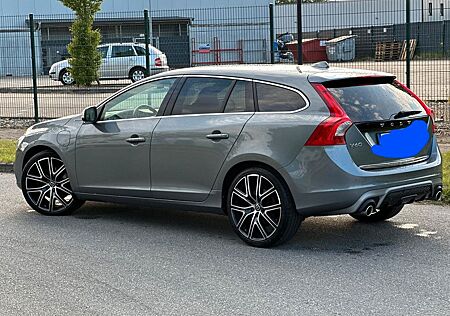 Volvo V60 D6 TWIN ENGINE Plug-in-Hybrid R Design R...