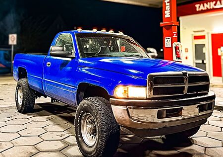 Dodge RAM 2500 5.9 12V Cummins | 4x4 | Schalter