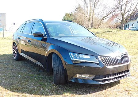 Skoda Superb 2.0 TDI TÜV NEU DSG AHK 8fach bereift