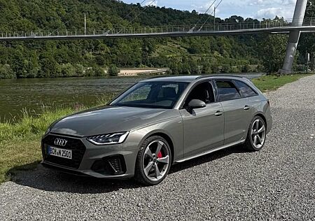 Audi A4 40 TDI S tronic S line Avant S line