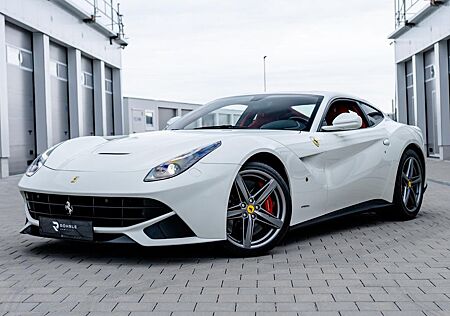 Ferrari F12 | Lift | LED | Carbon | JBL | Kamera