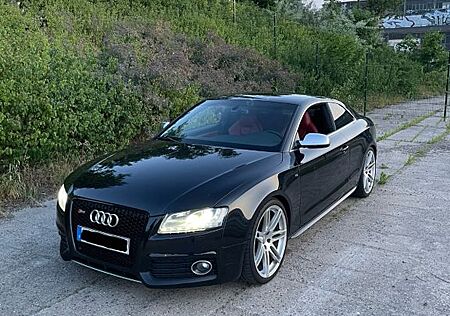 Audi S5 4.2 FSI quattro -