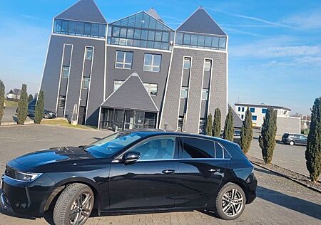 Opel Astra 1.6 Hybrid 133kW Elegance ;Navi,Ahk,AGR