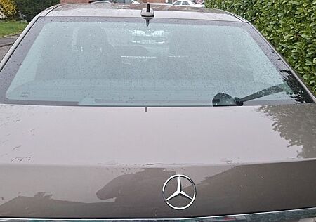 Mercedes-Benz E 200 CDI BlueEFFICIENCY -
