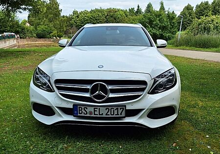 Mercedes-Benz 220