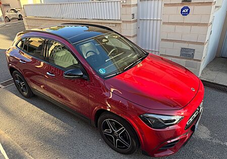 Mercedes-Benz GLA 200 DCT -