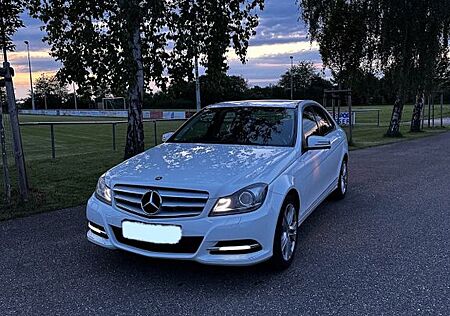 Mercedes-Benz C 200 CGI - Avantgarde