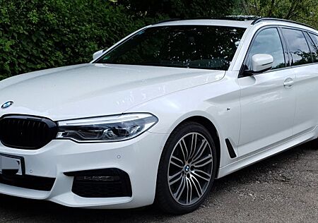 BMW 530d TouringA M-Sport -HUD-Pano 8 fach Bereift