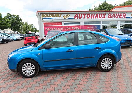 Ford Focus Lim. Trend AHK Klima