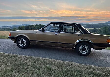 Ford Granada ohne TÜV in Gold